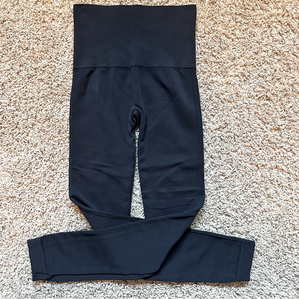 Spanx look at me now seamless leggings - Picture 3 of 5